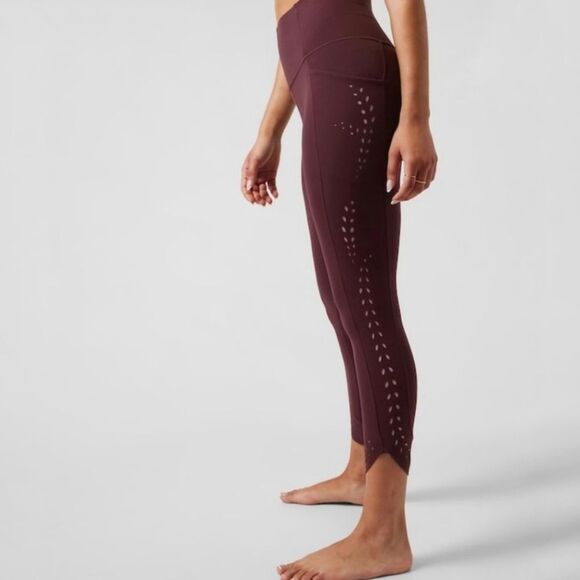 Athleta Salutation Stash Pocket II Laser Cut 7/8 Tight size M - Picture 2 of 7